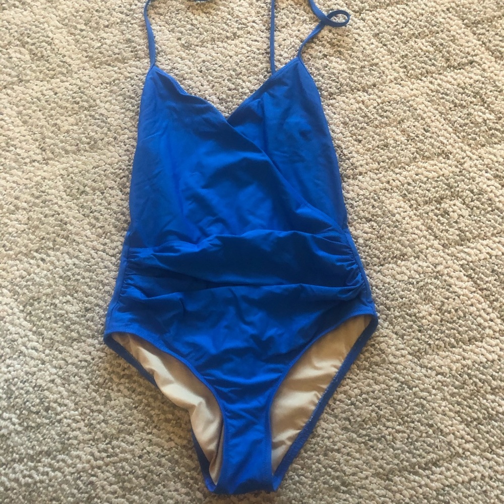 Jcrew swim size 4 no padding. Good condition.